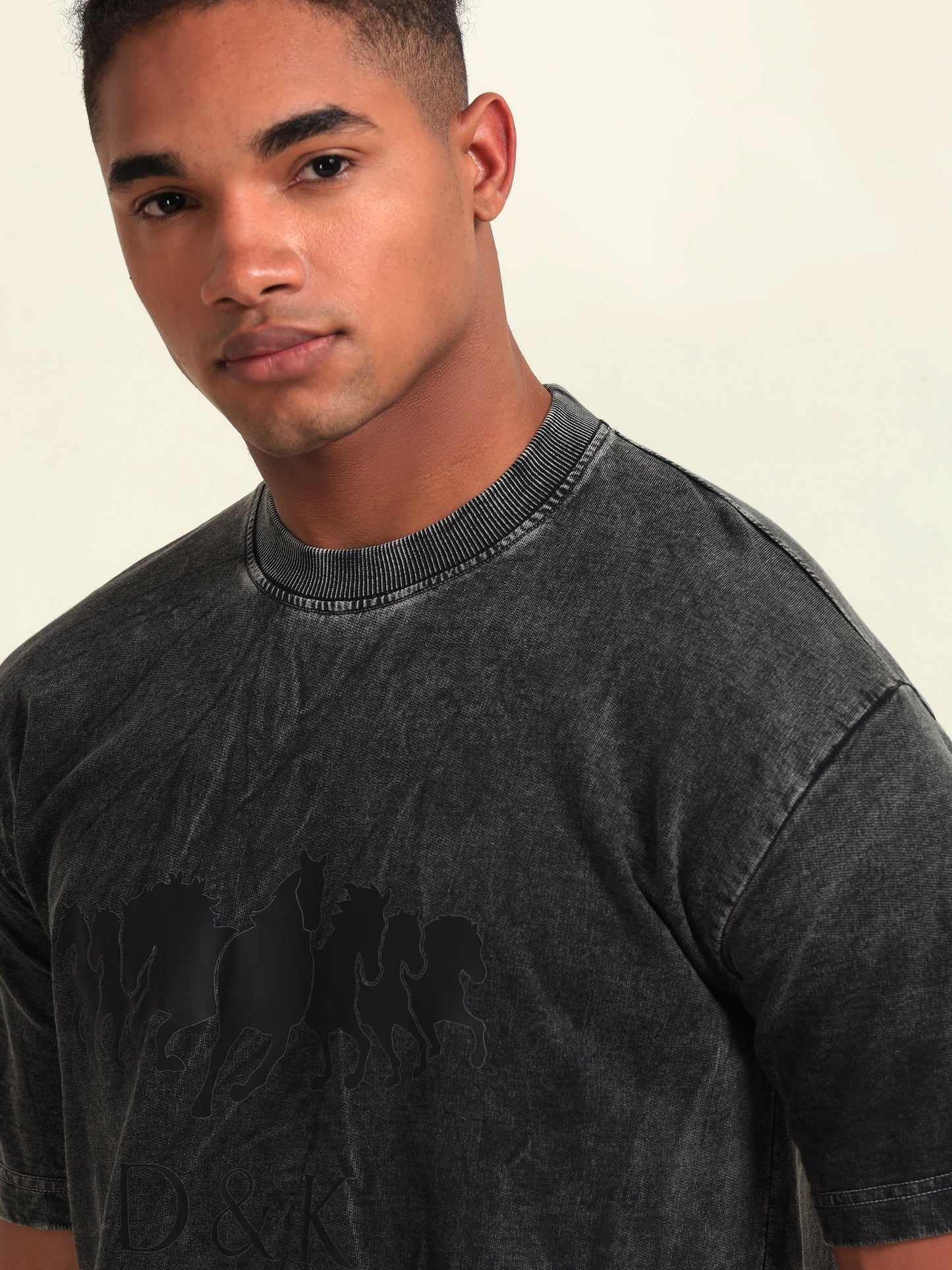 D&K Acid Wash Charcoal T-Shirt – Vintage Edge Meets Modern Comfort - D&K LUXUR
