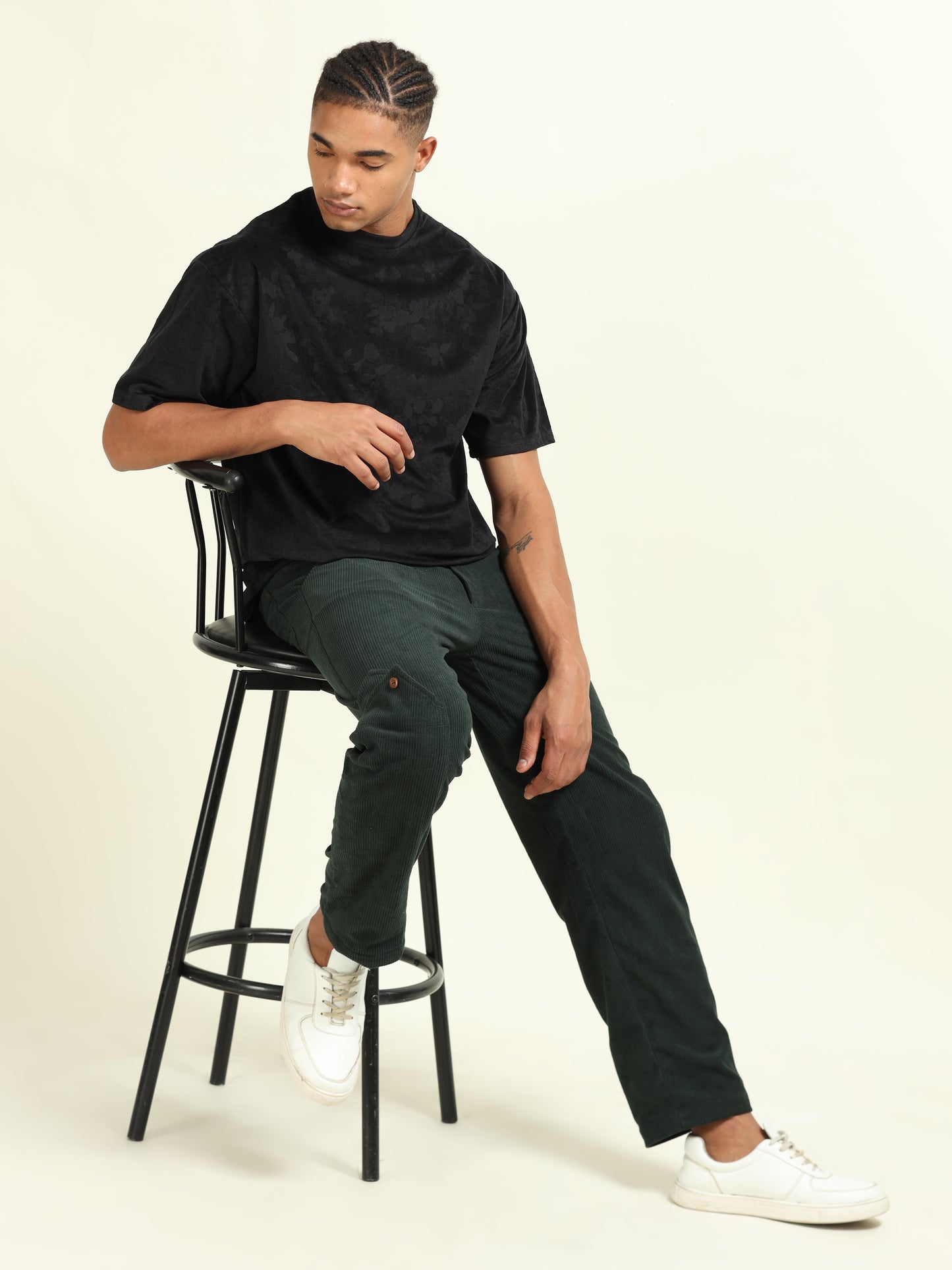 Floral Velvet T-Shirt – Luxe Texture Meets Everyday Style - D&K LUXUR